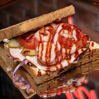 Сэндвич HotHotHot Double в Horosho Sandwich bar