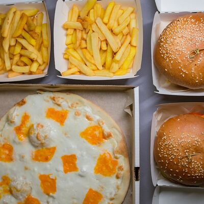 Бургеры, фри, пицца в Лукоморье по цене 1825 ₽