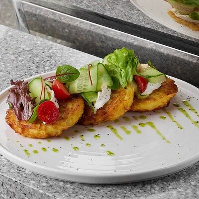 Драники с овощами в People по цене 490 ₽