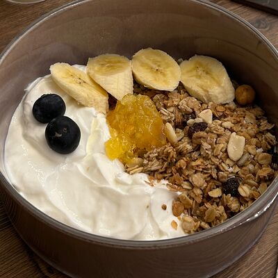 Гранола с греческим йогуртом в Кофейня Бодрячино по цене 410 ₽