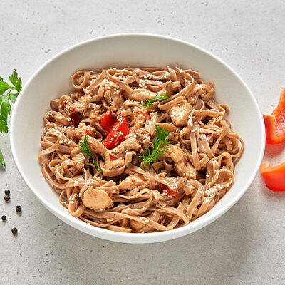 Гречневая лапша с курицей и вешенками в Штолле по цене 349 ₽