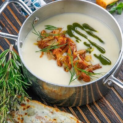 Крем-суп с лисичками в Баклажан в ТЦ 