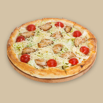 Пицца Цезарь в Любим сытно по цене 950 ₽