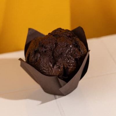 Маффин шоколадный с шоколадной крошкой в Пекарня Буханка по цене 195 ₽