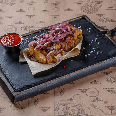 Шашлык куриный в Braubauer по цене 520 ₽