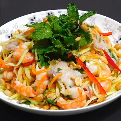 Салат из Манго с Креветками в Сайгон по цене 620 ₽