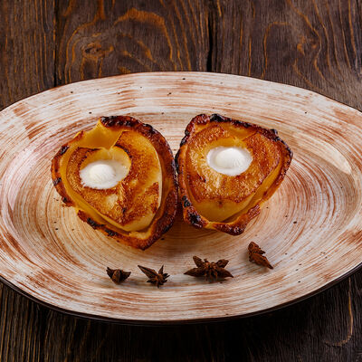 Груша в слоеном тесте в У Ханумы по цене 390 ₽