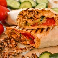 Шаурма с куриным филе в DUDU миниресторан