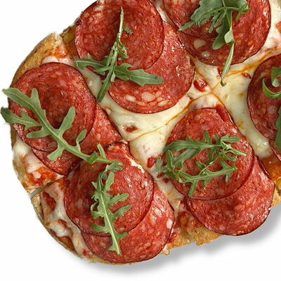 Пицца Салями в Некруглая пицца и роллы по цене 420 ₽