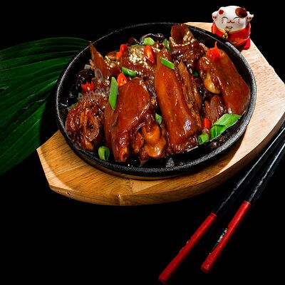 Свиные ножки Хун Шао в China Fashion Food по цене 228 ₽
