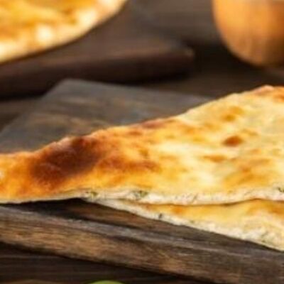 Осетинский пирог с курицей и сыром в Мама испекла по цене 790 ₽