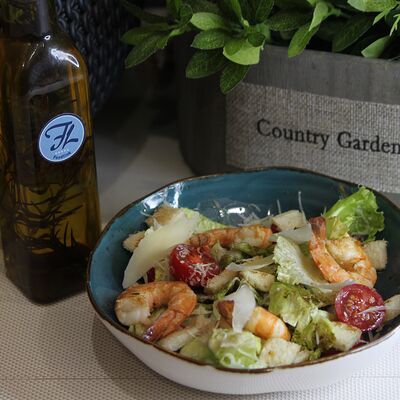 Цезарь с креветками в Foodlink по цене 530 ₽