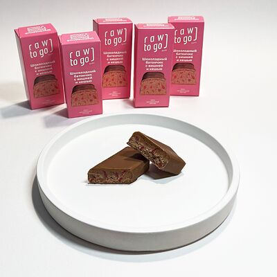 Шоколадный батончик с вишней и кешью в Papa cake по цене 340 ₽