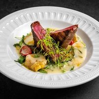 Стейк из тунца с артишоками в Capo Ristorante