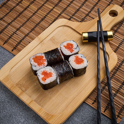 Ролл с лососем в Sushi Max Kolpino по цене 299 ₽