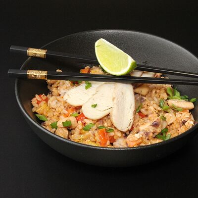 Тяхан с курицей в Оsaka по цене 500 ₽