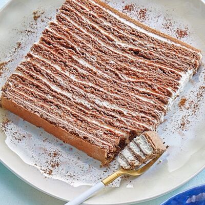 Медовик из черемуховой муки в Черетто море по цене 690 ₽