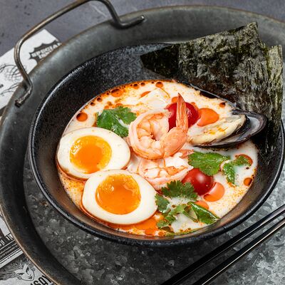 Том ям рамен в RamenBowl по цене 750 ₽