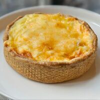 Киш с копченой куриной грудкой и сыром в Булонже