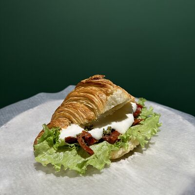 Круассан Пряные томаты в Круассан по цене 630 ₽