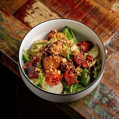 Салат с брискетом в Гент по цене 1095 ₽