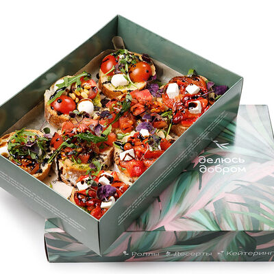 Патибокс Брускетты с печенным перцем и капрезе в Делюсь добром по цене 2290 ₽