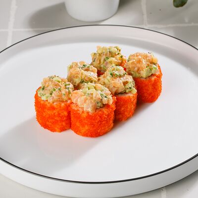 Ролл с лососем и запеченной паприкой в Кукумбер по цене 990