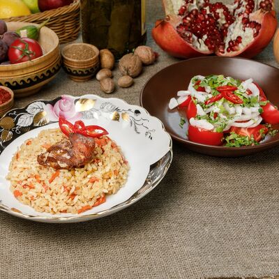 Плов с барбарисом в Шашлычный дворик по цене 494 ₽