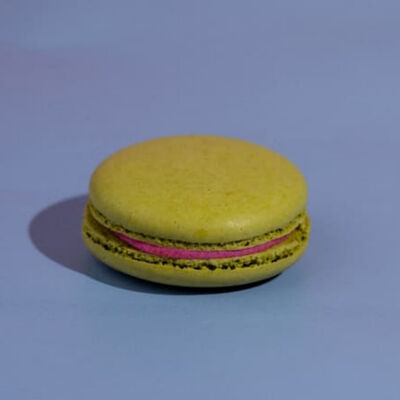 Макаруны Фисташка-малина в Пекарня Буханка по цене 129 ₽