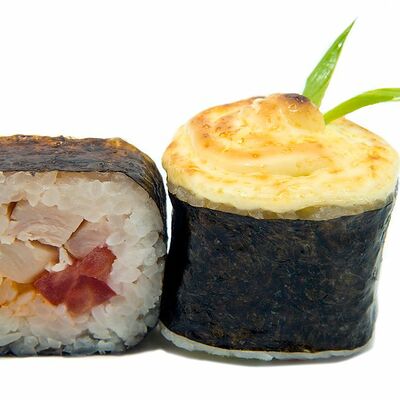 Ролл Запеченный с курочкой в Суши-Мания по цене 220