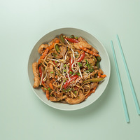 Wok со свининой в Rollwell