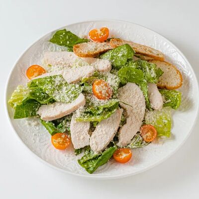 Салат Цезарь с курицей в Волконский по цене 650 ₽