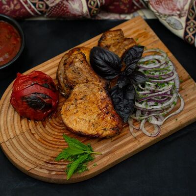 Шашлык из свиной корейки в 17 шампуров по цене 2990 ₽