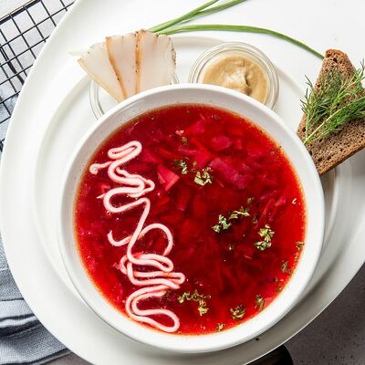 Насыщенный Борщ с кусочками нежнейшего сала и лёгкой горчицей в Империя по цене 320