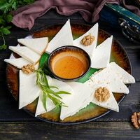 Ассорти грузинских сыров в МЕГРЕЛИ