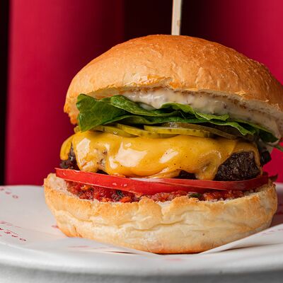 Шеф-бургер в OPERALounge Новый центр по цене 990 ₽