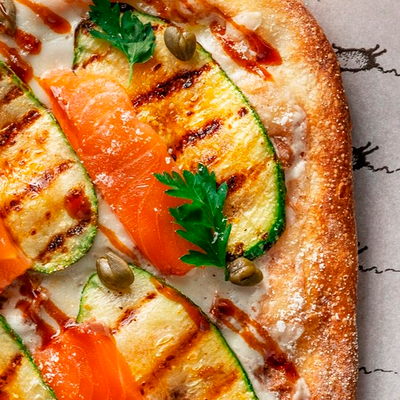 Фокачча с лососем и цукини в Чайхана Баранжар по цене 965 ₽