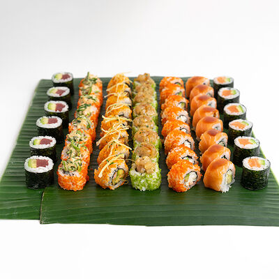 Набор из 7 порций роллов в Under the sea по цене 6590 ₽