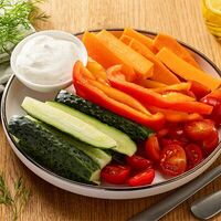 Большая порция Овощной нарезки в Пока горячее