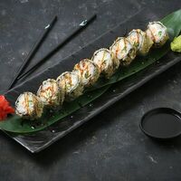 Филадельфия Хот ролл с лососем в темпуре в Fast Япония Premium Sushi