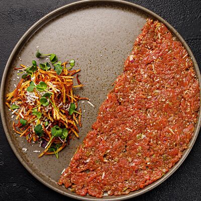 Классический тартар из говядины в MEAT HAPPENS BBQ по цене 1050 ₽