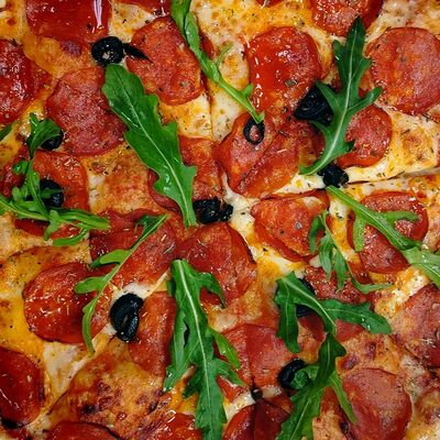 Пицца Пеперони в Лавр по цене 710 ₽