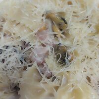 Паста с морепродуктами в сливочном соусе в Ананас
