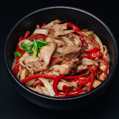 Удон с курицей в BBS Kitchen по цене 849 ₽