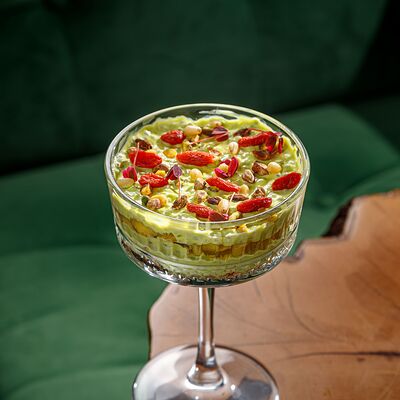 Чиа-пудинг на альтернативном молоке с гранолой в Smoky Rabbits Chillout Bar по цене 490 ₽