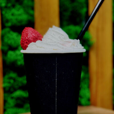 Милкшейк клубничный в Кофейня Barista по цене 299 ₽