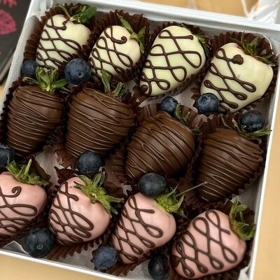Клубника в шоколаде Callebaut №140 в TRIKOROBOCHKI по цене 1500 ₽