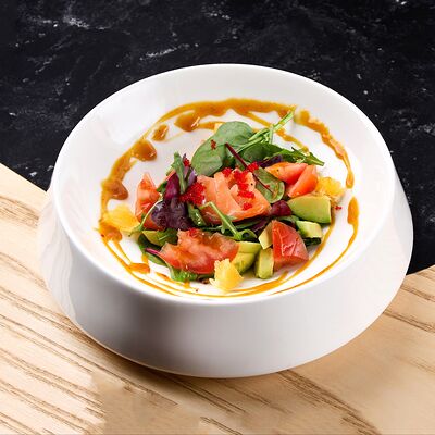 Салат с лососемв Binz по цене 550 ₽