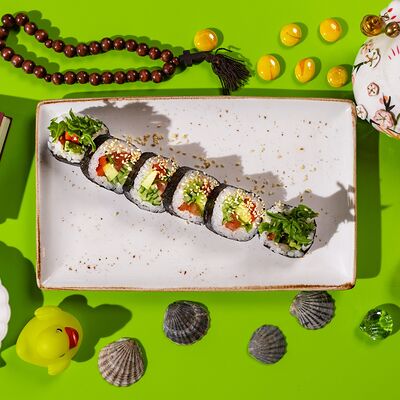 Вегетарианский ролл с овощами и салатом в Сушки на макушке по цене 760