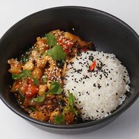 Курица с кешью в Chang